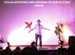 Copa do Mundo de Slam de 2014, em Paris, foto da produção do evento. Recitando 
