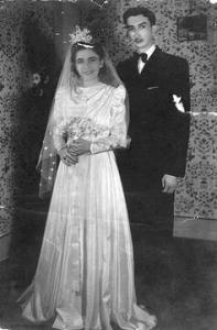 O casamento de Antônio Custódio de Lima e Odete Rodrigues de Lima, realizado na Igreja Matriz. Araraquara, SP, 1941.Foto tirada na casa da sogra na rua Padre Duarte.