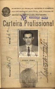 Primeira e única carteira profissional de Salvador Scutti, tirada aos 14 anos de idade. Matão, SP, 1949.