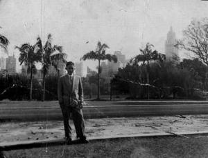 Na época, 1945, Ueshim Uezato trabalhava e estudava Técnica em Mecânica.