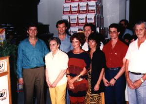 Inauguração da Decolores Tintas, loja de propriedade de Ivo DallAcqua Júnior.  Araraquara, SP, s.d.