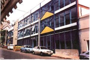 Fachada da atual Casa Barbieri, na Rua São Bento, 622, esquina com a Av. Brasil. Araraquara, SP, 1994.