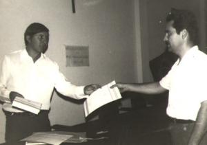João Francisco Navarro Garcia recebe diploma do curso de Relações Humanas no Senac. Araraquara, SP, 1973.