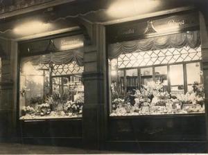 Vitrine da Casa Barbieri de cristais importados da Bohemia. Araraquara, SP, década de 60