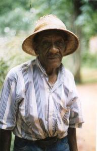 Sr. José, genro de Dona Leonor trabalha há 48 anos na Fazenda do Pinhal. São Carlos, SP, 1999