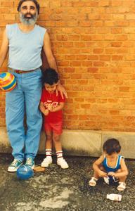 Paulo Vilara ao lados dos filhos João Lucas e Pedro