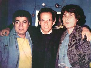 Marilton Borges, Ronaldo Bastos e Lô Borges no camarim do Circo Voador, na ocasião do show 