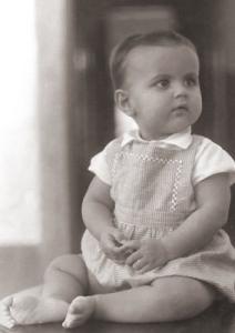 Fotografia de Bebe do compositor, poeta e publicitário Murilo Antunes. Apesar de ter nascido em Pedra Azul, MG, foi em Belo Horizonte, cidade para qual se mudou, que Murilo conheceu seus parceiros e começou sua carreira artística.