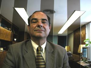 legenda: Retrato de Carlos Leonardo Schneider.