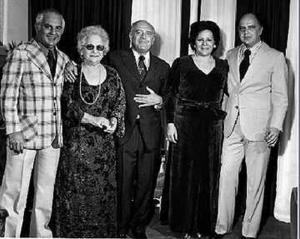 Retrato de Ítalo e familiares no casamento de seu sobrinho João Carlos, com festa realizada no Buffet França e cerimônia religiosa na Igreja São José. Esq.-dir.: Júlio (irmão), Rosa (mãe), José (irmão), Rosa (irmã) e Ítalo Tucci.