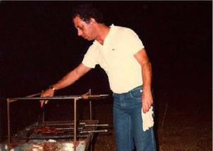 Gilberto Afif Sarruf durante um churrasco realizado na sua fazenda de Porangaba, interior de São Paulo.