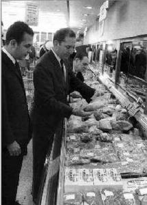 Luís Edimilson e Antônio Peres em viagem da Delegação dos Supermercados aos Estados Unidos, país onde os supermercados eram mais desenvolvidos.