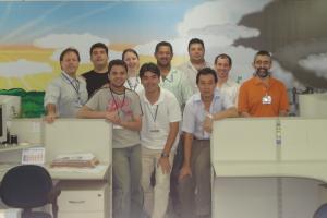 Foto com a nova equipe da GSI após empossar no cargo de engenheiro.