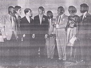 Eduardo e colegas no lançamento do jornal Ébano, feito por negros e para negros. A cerimônia ocorreu no Centro do Professorado Paulista e na fotografia estão presentes a escritora Carmen Valéria Nicolau, o diretor Oswaldo Borges e o redator Antônio Lúcio.
