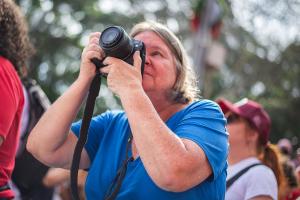 Márcia durante a manifestação pró mulheres realizada na Av. Paulista.