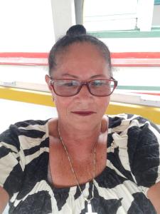 Selfie de Edite durante viagem à casa da irmã em Alagoas. A imagem guarda um momento íntimo e espontâneo, revelando a alegria de estar próxima da família e de suas raízes.