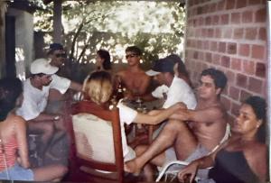 Aniversário de Carla, amiga de Ricardo, no Bosque Gilmar, Barra de Santo Antônio. Momentos antes do acidente.
Ellen (amiga), Ricardo Santa Rita (amigo), Sandro (Amigo), Carla (Amiga), Klebson (amigo) , Anny (amiga), Ricardo, Rogério (amigo) e Janaina (conhecida)