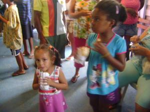 Pessagem,distribuição de roupas e lanches para a Pastoral da Criança