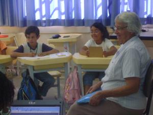 personagem: Luís, Isadora, Dona Hilda<br>historia: Momento de perguntas e ilustração<br>