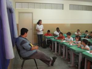 personagem: Depoente, a professora e alguns alunos.<br>historia: *<br>