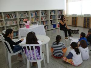 personagem: Alunos do 4º ano C e depoente.<br>historia: A depoente respondendo a pergunta realizada.<br>