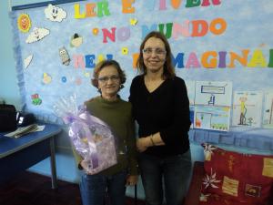 personagem: DONA MARLENE E PROFESSORA SERLI<br>historia: POSE PARA A FOTO<br>