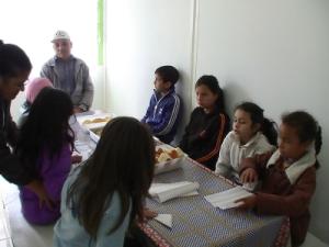 personagem: Domingos da Rosa e todos os alunos da escola do Bairro Mineiros<br>historia: durante o coquetel, os alunos estavam muito felizes com o projeto.<br>