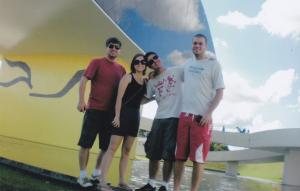 Visita em família ao Museu Oscar Niemeyer, em Curitiba, durante o feriado de Corpus Christi. João (Pai), Natasha, Andreas e Théo.