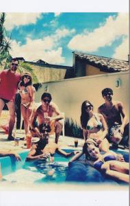 Amigos de Curitiba. Irmão estava na foto, mas ainda não havia ficado com a Carla (cunhada).