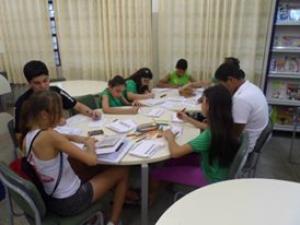 Realização das etapas do time 9 atitudes que impactam a sala de leitura