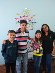 Filé sendo recepcionado pelos alunos e coordenador