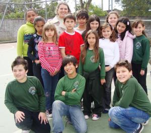 personagem: A entrevistada Alvaci Margaret Tolotti Silveira e a turma participante do projeto<br>historia: Outro momento da entrevistada com a turma participante do projeto.<br>