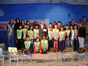 personagem: Alunos da EM Profª Inês Rodrigues Cesarotti e o Sr Yoshio Sato.<br>historia: Depois da entrevista todos se reunirão para tirar foto deste importante momento.<br>