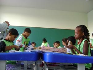 personagem: Alunos da EM Profª Inês Rodrigues Cesarotti.<br>historia: Alunos da EM Profª Inês Rodrigues Cesarotti registrando suas memórias<br>