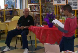 personagem: Bruno  Victorio Meneghetti e alunos da EMEB Neusa Macellaro Callado Moraes<br>historia: Bruno Meneghetti convidado pelos alunos da EMEB que participam do projeto memória Local , consede entrevista<br>