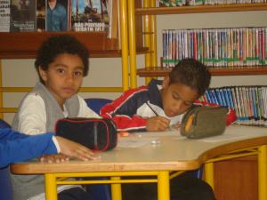 personagem: Marcos Vinicius e Roger Felix<br>historia: Marcos Vinicius e Roger Felix iniciam o trabalho de registro da depoente.<br>