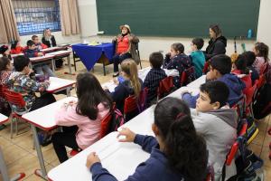 Sempre que respondia perguntas relacionadas à infância, com olhos lacrimejados, dona Maria transmitia emoção das lembranças ruins da sua madrasta.