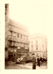 historia: A família Nequinha veio de Minas para São Paulo nos idos de 1940, tendo vivido na Rua Machado de Assis, Vila Mariana, e depois neste prédio no Pateo do Collegio.

Na casa, no 2º andar funcionava também a pensão da minha avó e, antes, meu avô, já falecido, tinha tido sua pastelaria.

Pensionista da Sá Sefa, meu pai, Milton Geraldo, amparense, conheceu a mineira Alice, casaram-se e aí eu nasci.

Nos anos 50 passei minha infância nesse endereço com meus pais, avó e tios.<br>