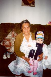 personagem: D. Luiza e sua bisneta Isabela<br>historia: Foto tirada em casa quando a Isabela completava 4 aninhos.<br>