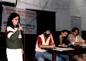 Em 1992, participando da reunião de Orçamento  Participativo, Vera foi convidada a trabalhar como vi