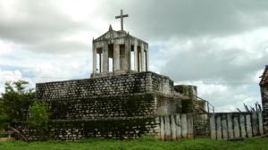 O sonho da vida de um homem erguido, pedra por pedra, no sertão alto do Ceará.
