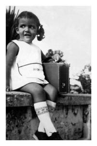 Personagem: Helenita<br>historia: Esta foto foi tirada pela minha tia Cassinha, antes de ir para o meu primeiro dia de aula, na Escola Doméstica de Natal.<br>