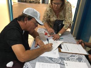 Momento em que o Sr. Benedito Martins de Souza autoriza a publicação de sua História