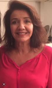 Sônia Regina tem uma longa relação com Dora, na qual os papéis foram mudando com os anos. Assim, Dora gosta de dizer que Sônia é filha, irmã, prima dela…