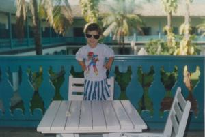 Na Allergan – Bosque da Saúde, estávamos com muito trabalho. Se a gente conseguisse atingir as metas, ganharíamos uma premiação. Nem sabíamos o que era. Batemos a meta e ganhamos uma viagem para o Guarujá. Fomos com a família. Na foto, o filho mais velho Leonardo.