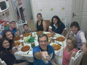 Eu, Elaine, Natássia, Vitor (irmão), Enzo (sobrinho), Ana Cláudia (irmã mais nova), Kátia (amiga), Suzy (irmã mais velha), Izabel (mãe).