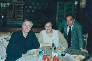 Congresso de Parkinson em Florianópolis. Eu, à esquerda Henrique Ferraz e à direita, Andrew J. Lees (Inglaterra)