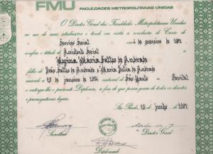 Diploma da graduação em Serviço Social, a primeira formação de Regina.