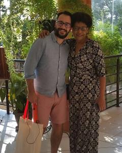 Guilherme e Cida Bento durante o encontro do FOPIR – Fórum Permanente pela Igualdade Racial, que reuniu cerca de 100 pessoas do país inteiro, ligadas a organismos e instituições com foco no combate ao racismo. Guilherme conta que era uma das únicas pessoas brancas ali presentes e foi convidado por Benilda. Ele reflete sobre a importância, para ele, do evento para a compreensão racial do Brasil e de um momento de muito aprendizado e trocas. Na ocasião, aproveitou para tietar Cida Bento, diretora do Centro de Estudos das Relações de Trabalho e Desigualdades, que atua na redução das desigualdades raciais e de gênero no ambiente de trabalho, por quem tem muita admiração.