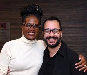 Guilherme e Djamila Ribeiro, durante o relançamento “Escritos de uma vida” de Sueli Carneiro, lançado pelo selo Feminismos Plurais. Guilherme conta que Djamila é uma de suas referências e que sempre aprende muito a acompanhando. Na ocasião, foi reconhecido por ela por trocas anteriores.